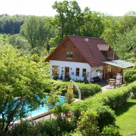 Ferienhaus Comfortable With Oven Bredenborn