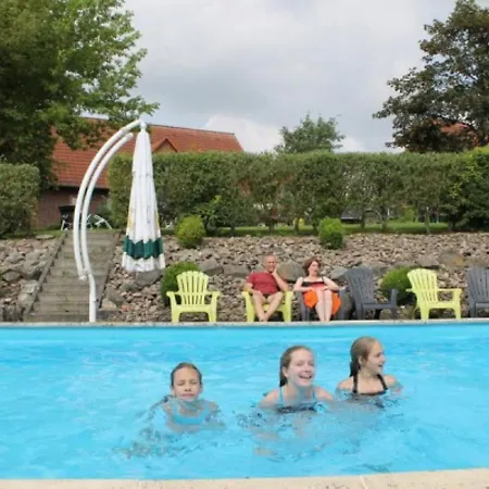Ferienhaus Comfortable With Oven Bredenborn